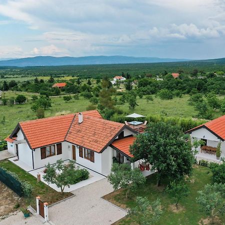 Villa Ena With Pool & Jacuzzi Donji Kasic Esterno foto