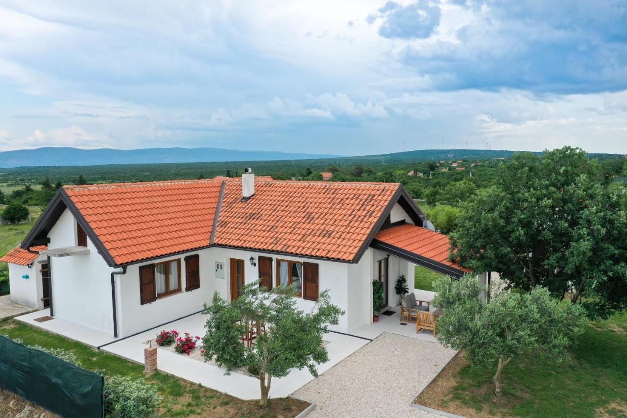 Villa Ena With Pool & Jacuzzi Donji Kasic Esterno foto