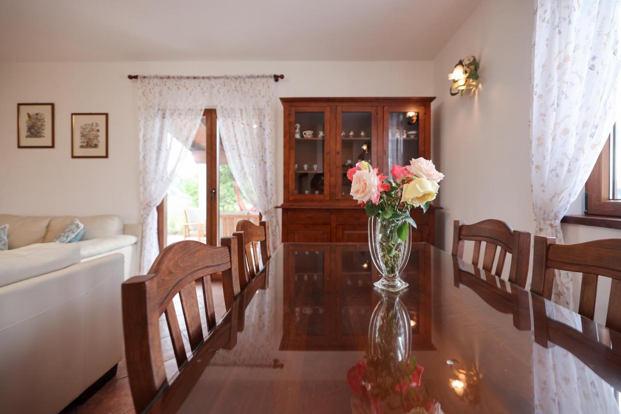 Villa Ena With Pool & Jacuzzi Donji Kasic Esterno foto