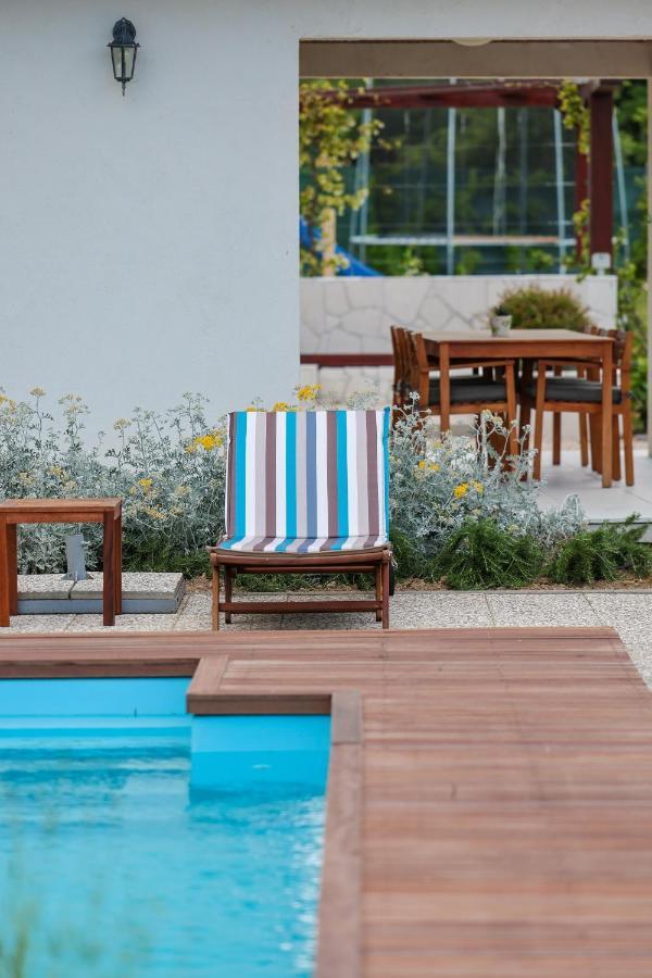 Villa Ena With Pool & Jacuzzi Donji Kasic Esterno foto