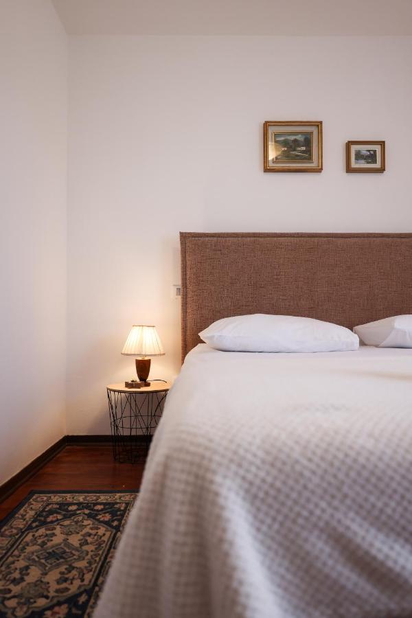 Villa Ena With Pool & Jacuzzi Donji Kasic Esterno foto
