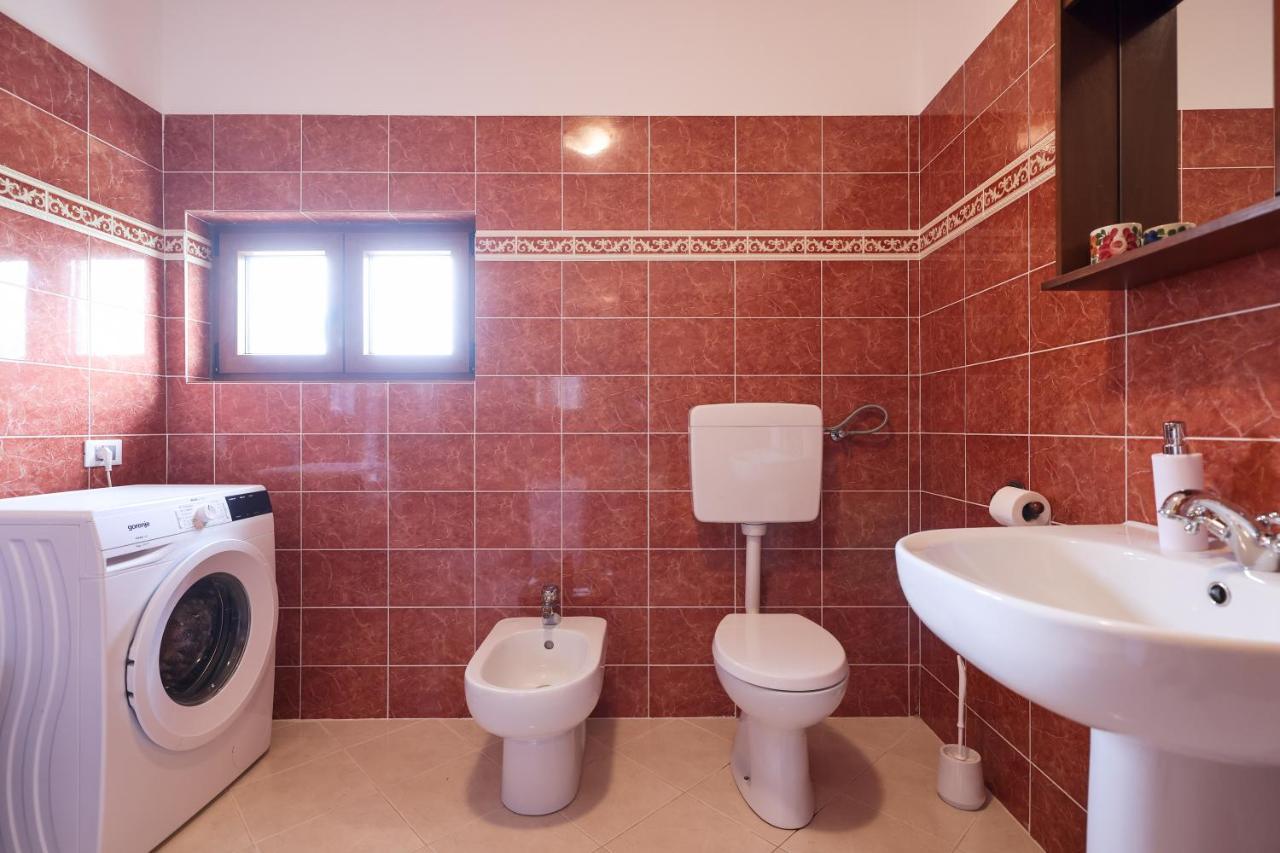 Villa Ena With Pool & Jacuzzi Donji Kasic Esterno foto