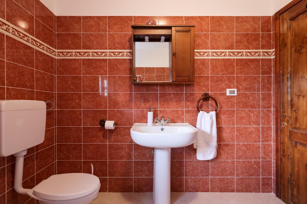 Villa Ena With Pool & Jacuzzi Donji Kasic Esterno foto